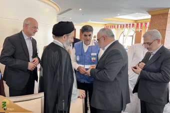دیدار صمیمی سرپرست حجاج ایرانی با زائران کشورمان درمدینه منوره _ 1 25