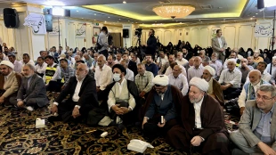 در مدینه منوره برگزار شد،

دعای پرفیض کمیل در هتل های محل اقامت زائران ایرانی  4