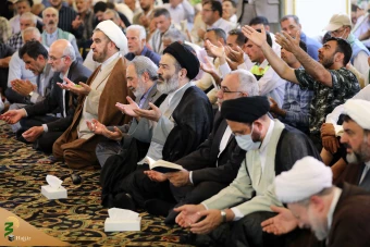 مراسم دعای کمیل زائران ایرانی در مدینه منوره 2