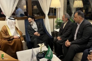 Head of Iranian Pilgrims Welcomed by Saudi Deputy Minister of Hajj and Umrah in Medina 4