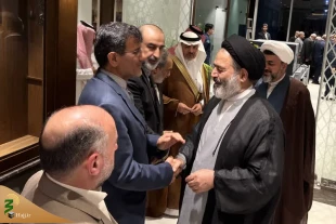 Head of Iranian Pilgrims Welcomed by Saudi Deputy Minister of Hajj and Umrah in Medina 5