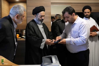 
بازدید سرپرست حجاج ایرانی از ستاد اجرایی حج در مدینه 4