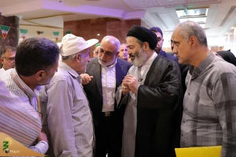 دیدار صمیمی سرپرست حجاج ایرانی با زائران کشورمان درمدینه منوره _ 2 12