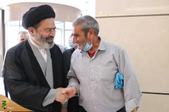 دیدار صمیمی سرپرست حجاج ایرانی با زائران کشورمان درمدینه منوره _ 3 3