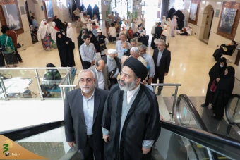 دیدار صمیمی سرپرست حجاج ایرانی با زائران کشورمان درمدینه منوره _ 3 14