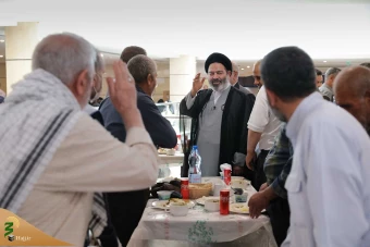 دیدار صمیمی سرپرست حجاج ایرانی با زائران کشورمان درمدینه منوره _ 3 17