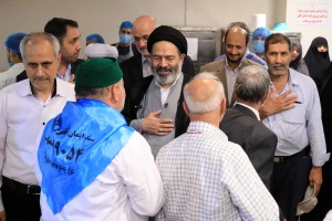 بازدید امروز سرپرست حجاج ایرانی از یکی از هتل های محل اسکان زائرین ایرانی + فیلم