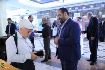 دیدار صمیمی سرپرست حجاج ایرانی با زائران کشورمان درمدینه منوره _ 4 15