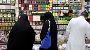 خلوتی بازارهای اطراف حرم در مدینه 15
