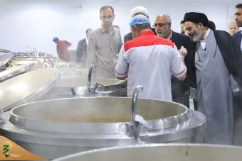 
بازدید سرپرست حجاج ایرانی از آشپزخانه بدر در مدینه
 10