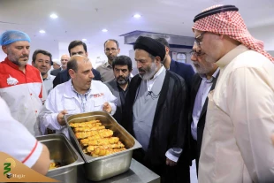 بازدید مسئولان حوزه حج و زیارت از آشپزخانه بدر در مدینه 2