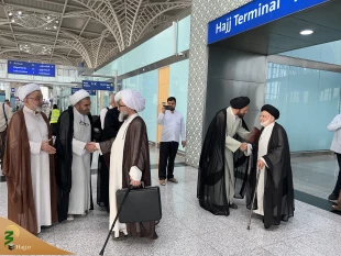نمایندگان آیات عظام و مراجع تقلید وارد مدینه منوره شدند
 3