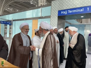 نمایندگان آیات عظام و مراجع تقلید وارد مدینه منوره شدند
 5