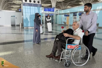 
ورود کاروان جانبازان به مدینه النبی
 16