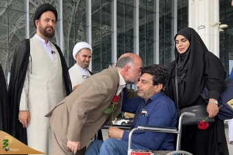 
ورود کاروان جانبازان به مدینه النبی
 24
