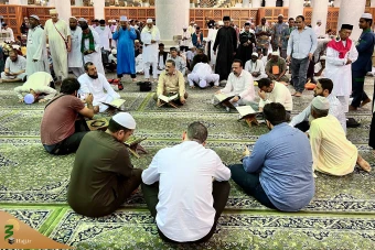 حلقه های قاریان ایرانی کاروان نور در مسجدالنبی (ص) 3