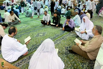 حلقه های قاریان ایرانی کاروان نور در مسجدالنبی (ص) 2