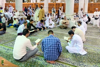حلقه های قاریان ایرانی کاروان نور در مسجدالنبی (ص) 3