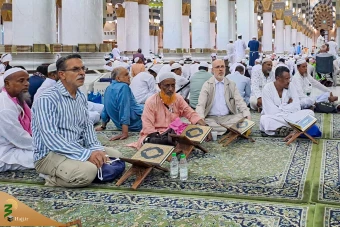 حلقه های قاریان ایرانی کاروان نور در مسجدالنبی (ص) 5