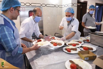 دیدار صمیمی سرپرست حجاج ایرانی با زائران کشورمان درمدینه منوره _ 5 7