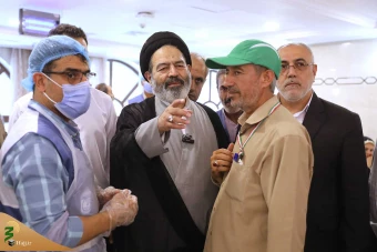 دیدار صمیمی سرپرست حجاج ایرانی با زائران کشورمان درمدینه منوره _ 5 10