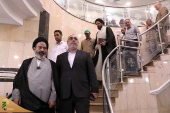 دیدار صمیمی سرپرست حجاج ایرانی با زائران کشورمان درمدینه منوره _ 5 11