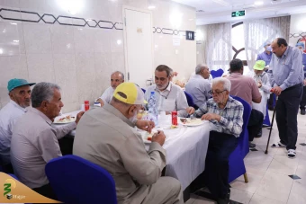 دیدار صمیمی سرپرست حجاج ایرانی با زائران کشورمان درمدینه منوره _ 5 13