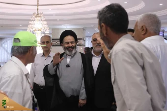 دیدار صمیمی سرپرست حجاج ایرانی با زائران کشورمان درمدینه منوره _ 5 19