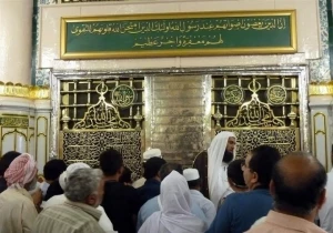 ادب نسبت به قبر مطهر