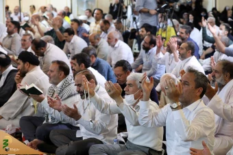 مراسم دعای کمیل زائران ایرانی در مدینه منوره 32