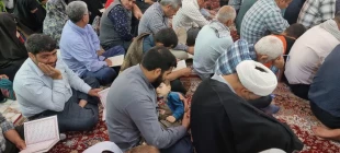 زائران امام حسین(ع) در کربلا فرازهای دعای کمیل را زمزمه کردند 2