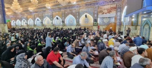 زائران امام حسین(ع) در کربلا فرازهای دعای کمیل را زمزمه کردند 2