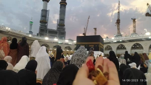 خاطرات یک خبرنگار از حج (2)
عشاق کعبه