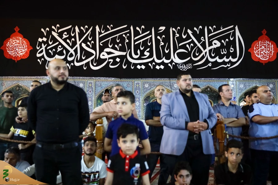 اهتزاز پرچم عزای گنبد بارگاه منور رضوی در کاظمین 15