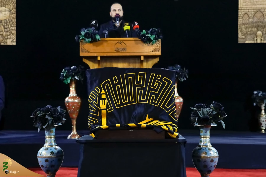 اهتزاز پرچم عزای گنبد بارگاه منور رضوی در کاظمین 14