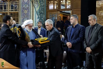اهتزاز پرچم عزای گنبد بارگاه منور رضوی در کاظمین 24
