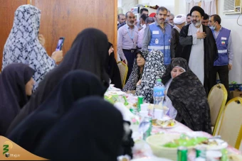 دیدار صمیمی سرپرست حجاج ایرانی با زائران کشورمان در مکه مکرمه _ 1 9