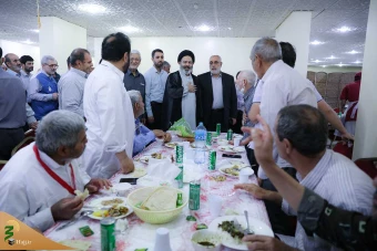 دیدار صمیمی سرپرست حجاج ایرانی با زائران کشورمان در مکه مکرمه _ 1 13