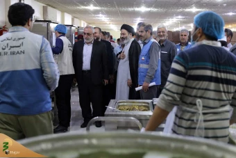 دیدار صمیمی سرپرست حجاج ایرانی با زائران کشورمان در مکه مکرمه _ 1 16