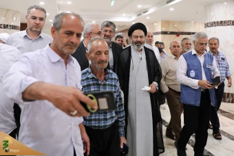 دیدار صمیمی سرپرست حجاج ایرانی با زائران کشورمان در مکه مکرمه _ 3 17