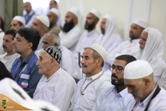 دیدار صمیمی سرپرست حجاج ایرانی با زائران کشورمان در مکه مکرمه _ 4 7