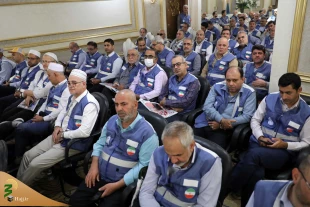 در نشست با مدیران کاروان ها ؛
حجت الاسلام والمسلمین نواب: «تواضع» کلید صعود از نردبان شرافت و انسانیت است 5