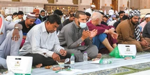 سفره‌های افطار ماه ذی‌الحجه در مسجدالنبی 
