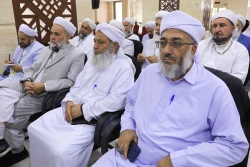 در جمع خادمان فرهنگی اهل سنت؛

حجت الاسلام والمسلمین نواب: تفاوتی بین زائران اهل سنت و شیعه قائل نیستیم 7