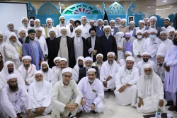 در جمع خادمان فرهنگی اهل سنت؛

حجت الاسلام والمسلمین نواب: تفاوتی بین زائران اهل سنت و شیعه قائل نیستیم 10