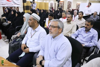 دیدار با زائران داوطلب همکاری با مرکز پزشکی 8