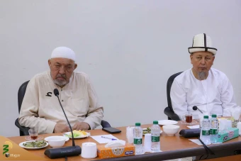 دیدار رئیس بعثه حج قرقیزستان با سرپرست حجاج ایرانی 21