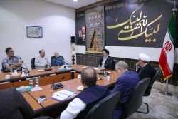 در نشست با حجت الاسلام والمسلمین نواب؛

موانع و مشکلات زائران ایرانی خارج از کشور به حج بررسی شد 5