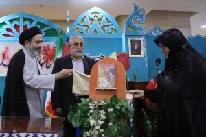 جري مراسم إزاحة الستار عن كتاب «خاتون وقوماندان» في مكة المكرمة