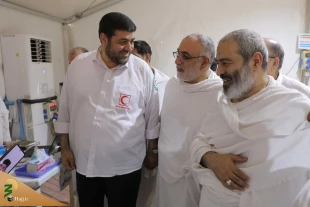 نماینده ولی فقیه ازبیمارستان صحرایی مرکز پزشکی حج و زیارت در سرزمین عرفات بازدید کرد 5